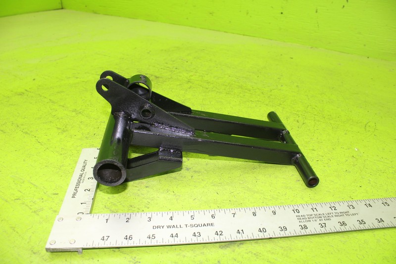 YAMAHA OEM REAR BACK SUSPENSION FRONT TORQUE PIVOT ARM 8CR473321000