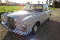 1967 MERCEDES 250 SE SALOON STACK HEADLAMPS Saloon Petrol Manual