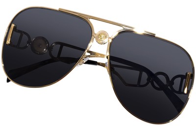Pre-owned Versace Ve2255 1002/87 Sunglasses Gold/dark Grey Lenses Pilot Shape 63mm In Gray