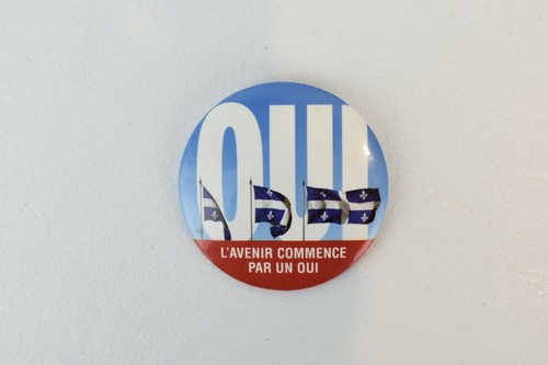 Quebec 1995 Referendum Yes Button Pin Collectible Political Memorabilia Lot