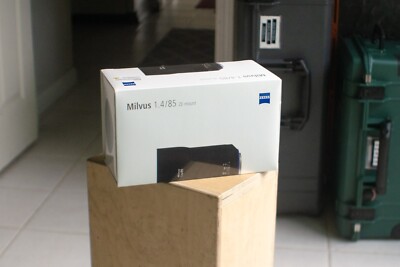 Zeiss Milvus 85mm F1.4 Box