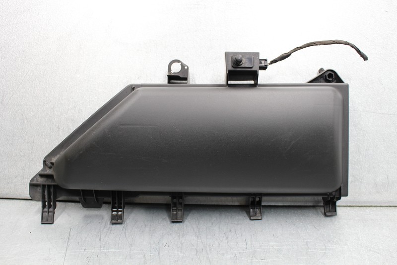 BMW E60 E63 E64 RIGHT PASSENGER SIDE AIR INTAKE DUCT CABIN FILTER