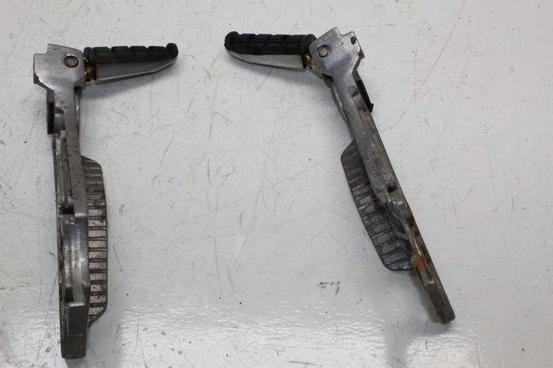 1986 YAMAHA FAZER 700 FZX700 REAR BACK PASSENGER PEG SET PAIR | eBay