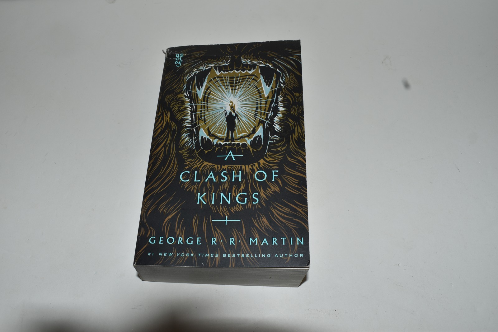 GEORGE RR MARTIN CLASH OF KINGS SIGNED PAPERBACK  (GNL65)