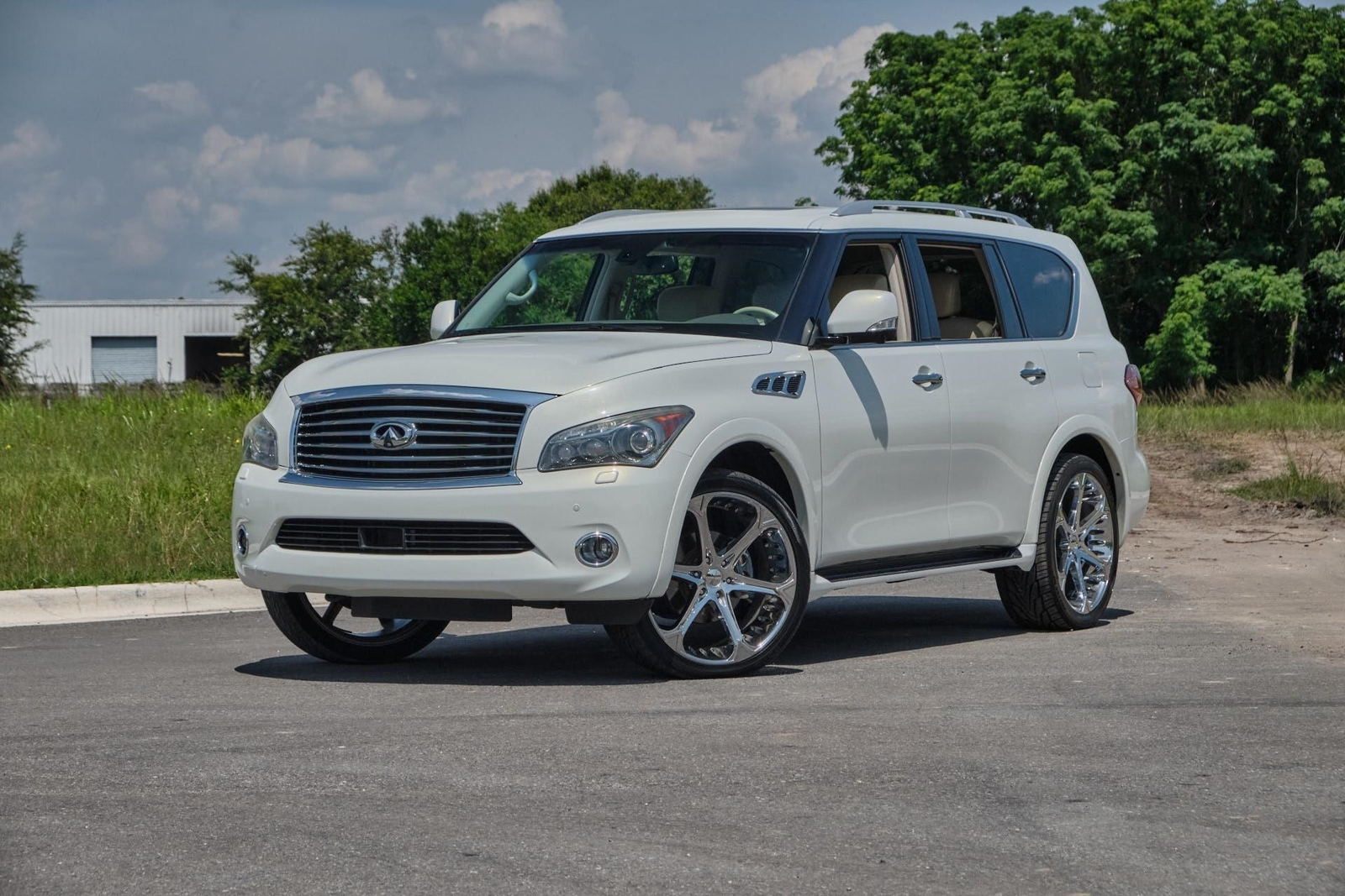 2012 Infiniti QX56 4 Wheel Drive with Custom Rims White