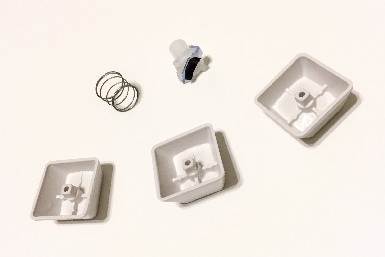 COMMODORE AMIGA 600 KEYBOARD REPLACEMENT KEYS CAP