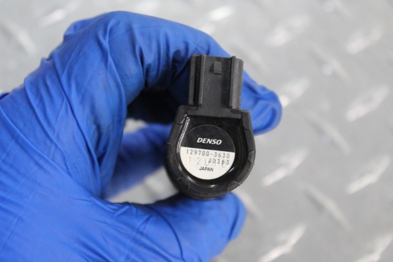 スペシャル 2001 KAWASAKI NINJA ZX9R ZX900F IGNITION COIL SPARK PLUG CAP