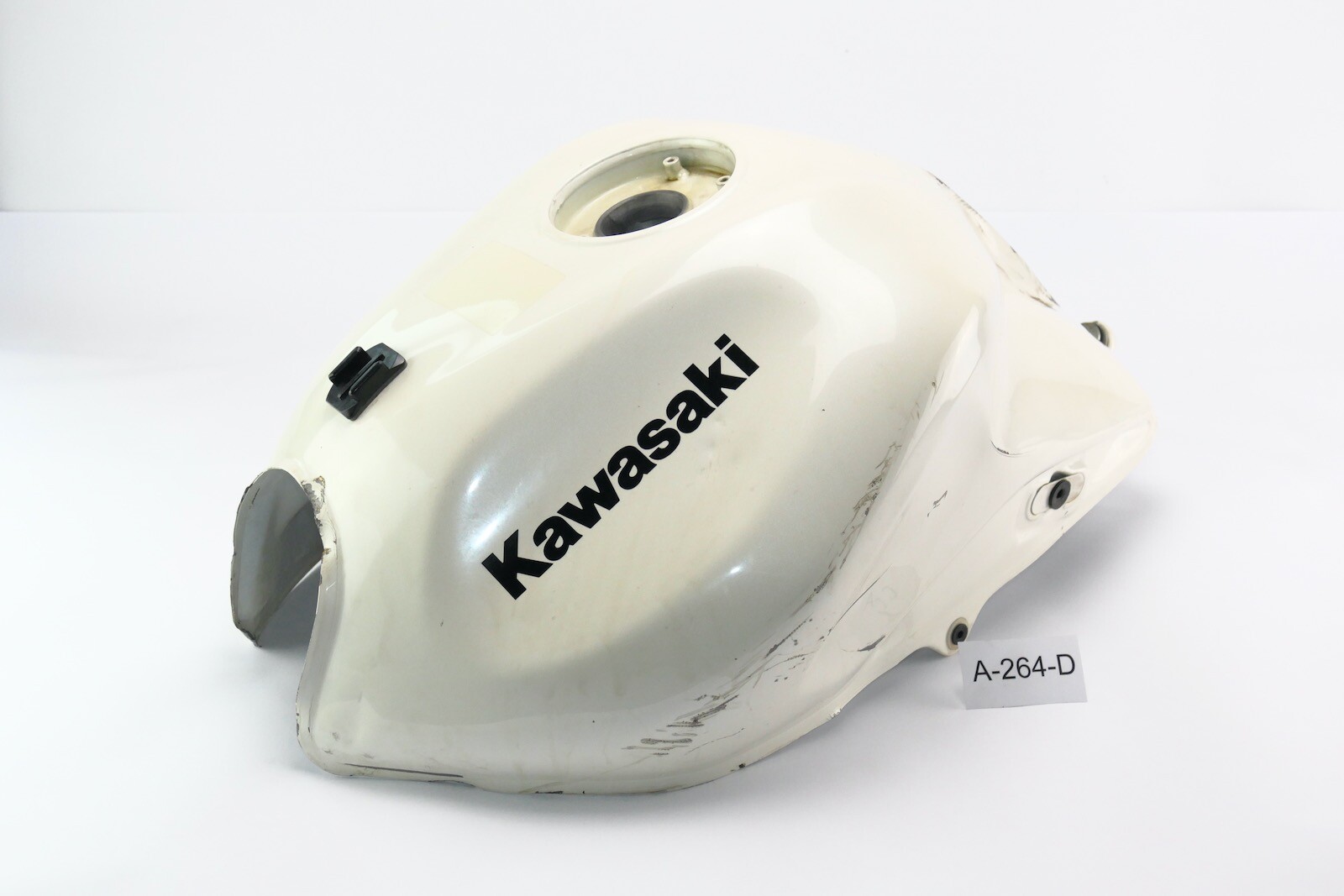 2011 Kawasaki Z 750 ABS ZR750L Fuel Tank Fuel Tank Scratches 2011 Kawasaki Z 750 ABS ZR750L Fuel Tank Fuel Tank Scratches