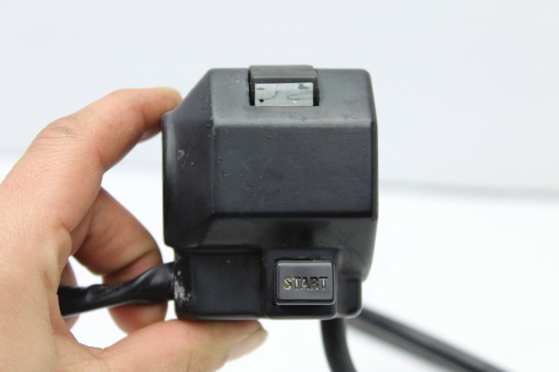 1983 YAMAHA XJ750 MAXIM RIGHT HANDLEBAR CONTROL SWITCH (YSHC06) | eBay