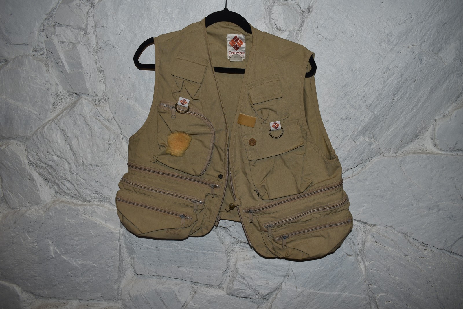 COLUMBIA SPORTSWEAR CO SIZE LARGE VINTAGE FISHING VEST 156-1432 (LEQ65)