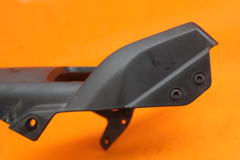 2011-2013 KAWASAKI NINJA ZX1000 OEM REAR BACK WHEEL TIRE HUGGER