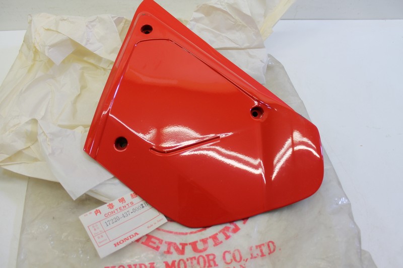 V MAGAZINE | No.19 2002 （外装フィルム未開封版） NOS Honda 1979-1982 XR185 XL185 XR200 XL100 125 SIDE COVER OEM