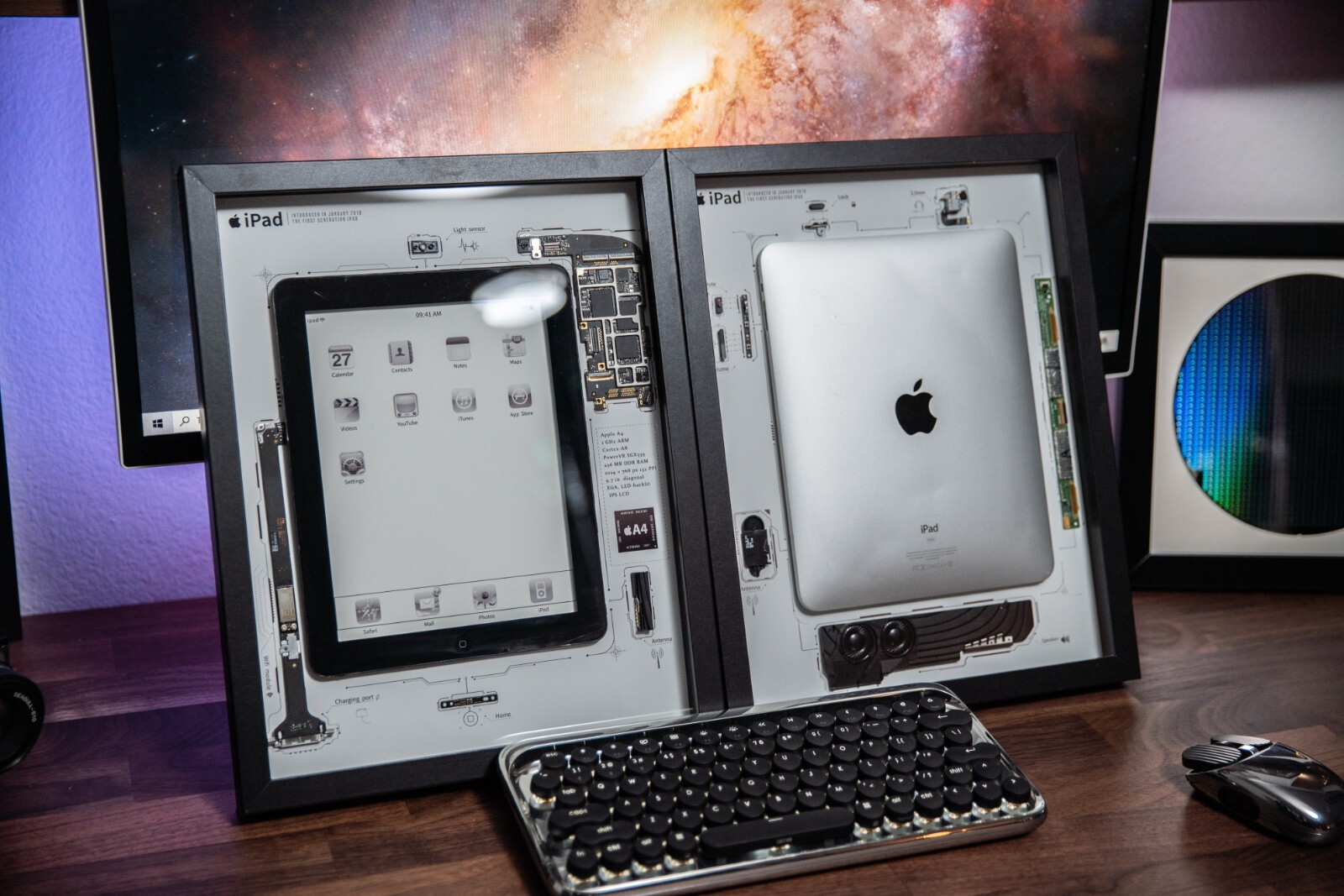 iPad - tamページ Disassembled iPad Art With Frame, Disassemble Art, Framed