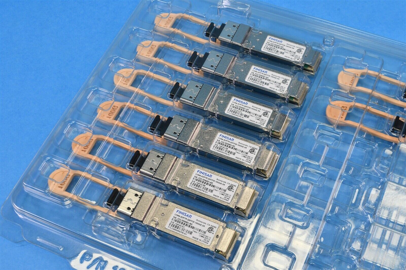 Finisar 100GbE SR4 850nm MPO MMF QSFP28 Optical Transceiver Finisar 100GbE SR4 850nm MPO MMF QSFP28 Optical Transceiver