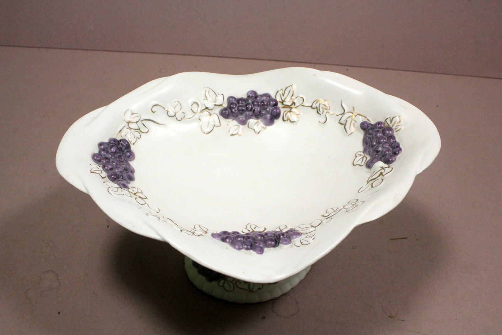 Vintage Ceramic Soap Dish Compote Grapeline #A3445