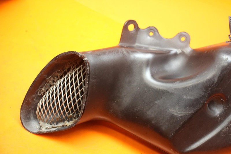 99-07 SUZUKI GSXR1300R BUSA OEM RIGHT LEFT AIR INTAKE DUCTS 94421