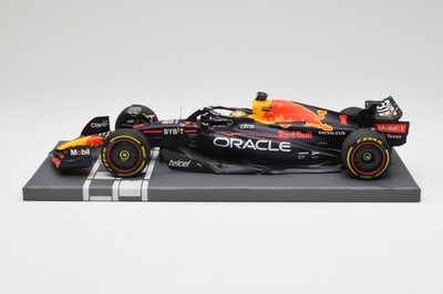 Red Bull Racing RB18 Oracle #33 Verstappen Mexican GP 2022 1:18 Minichamps
