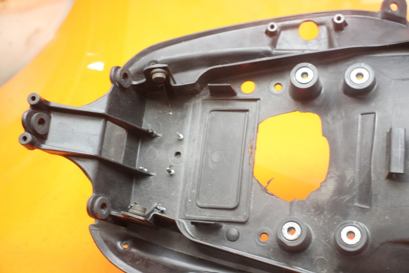R 2006-2011 KAWASAKI NINJA ZX14 ZX14R OEM REAR BACK TAIL UNDERTAIL