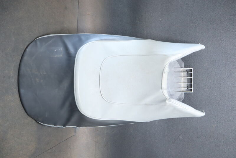 2009 YAMAHA WAVERUNNER FX CRUISER FY1800A HO SEAT SADDLE F1W 2009 YAMAHA WAVERUNNER FX CRUISER FY1800A HO SEAT SADDLE F1W