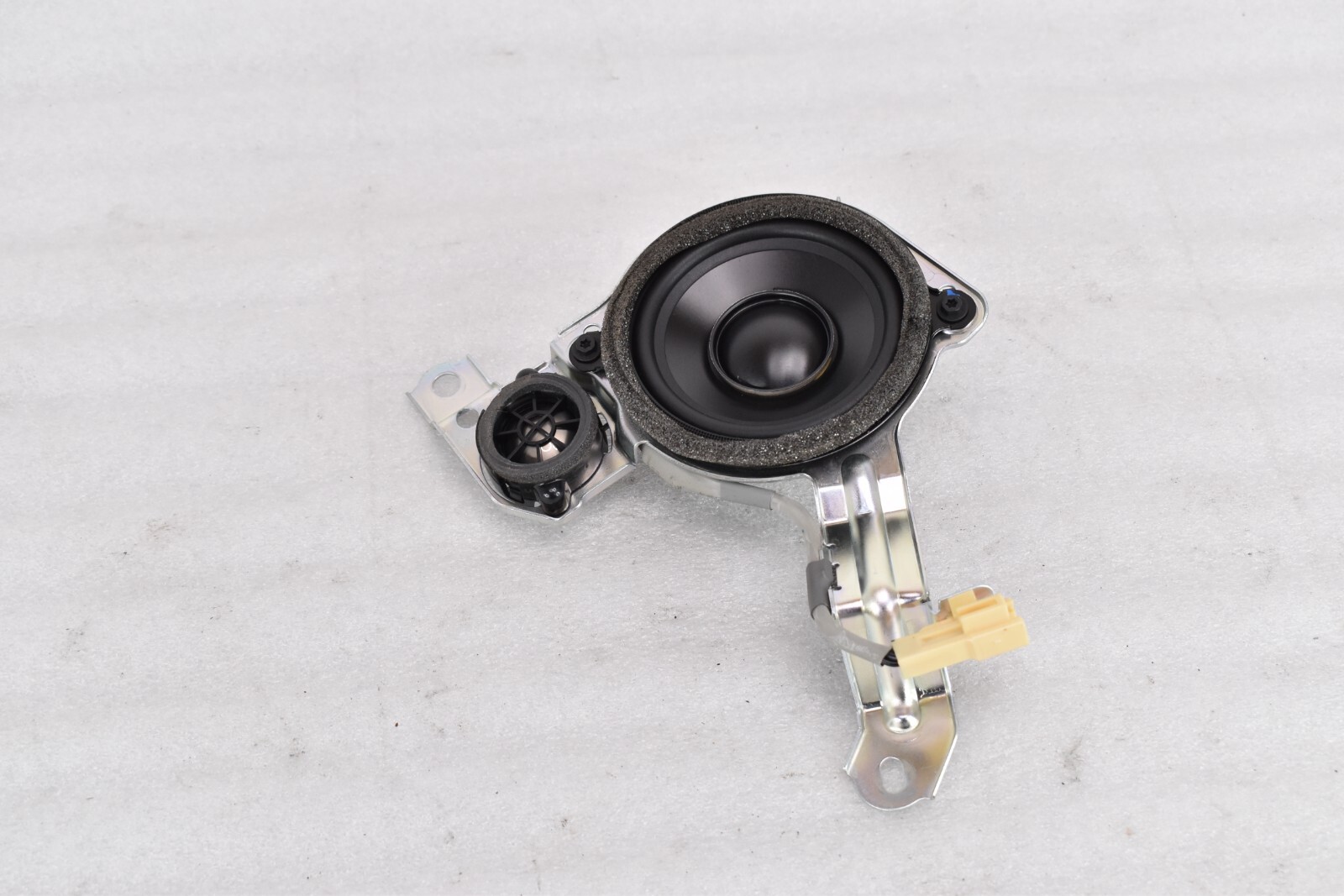 2007 - 2020 LEXUS LS460 REAR RIGHT QUARTER C PILLAR SPEAKER MARK LEVINSON OEM