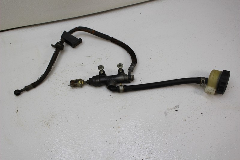 まっく 1987 KAWASAKI NINJA ZX750 (#299) REAR BRAKE MASTER CYLINDER W