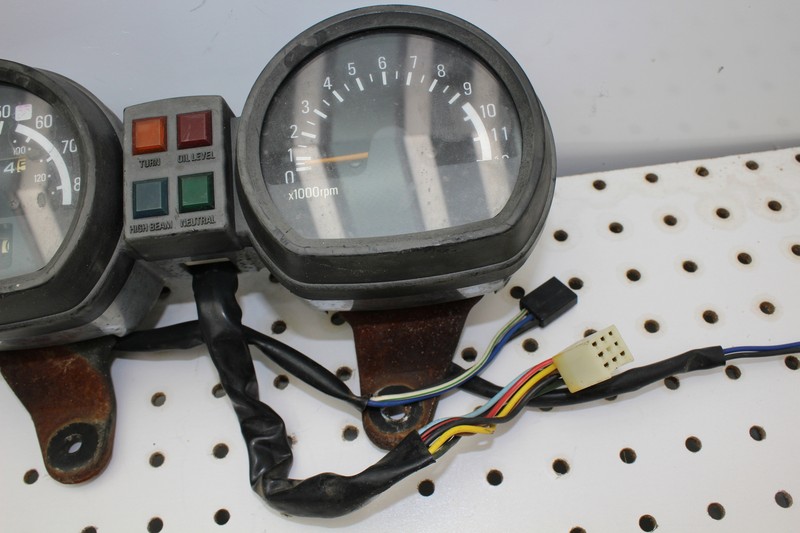 1982 YAMAHA XJ650 MAXIM SPEEDOMETER TACHOMETER GAUGE METER (SYBA38