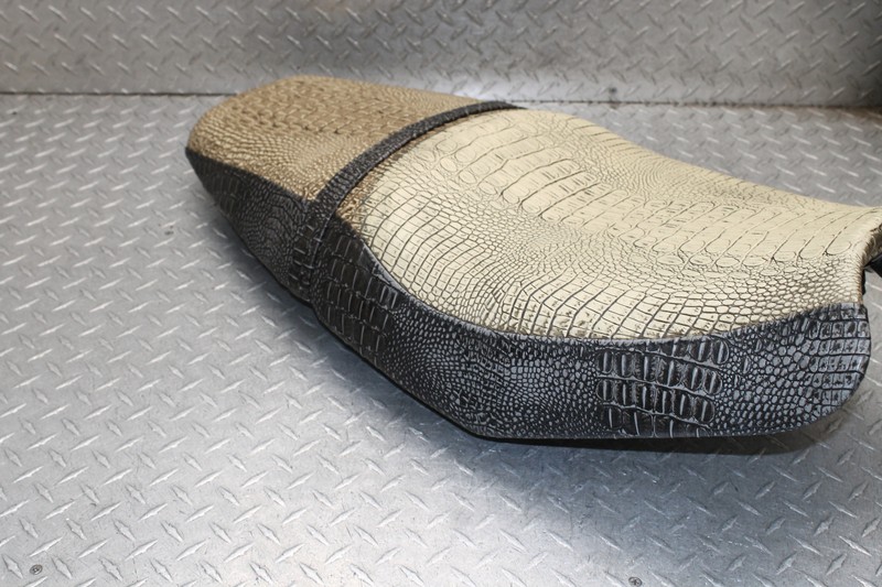 2008 KAWASAKI NINJA ZX14 ZX1400C FRONT DRIVERS SEAT PAD SADDLE