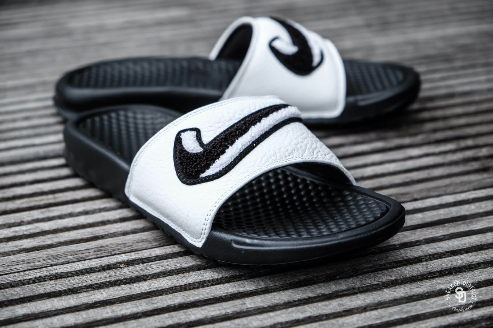 nike benassi price