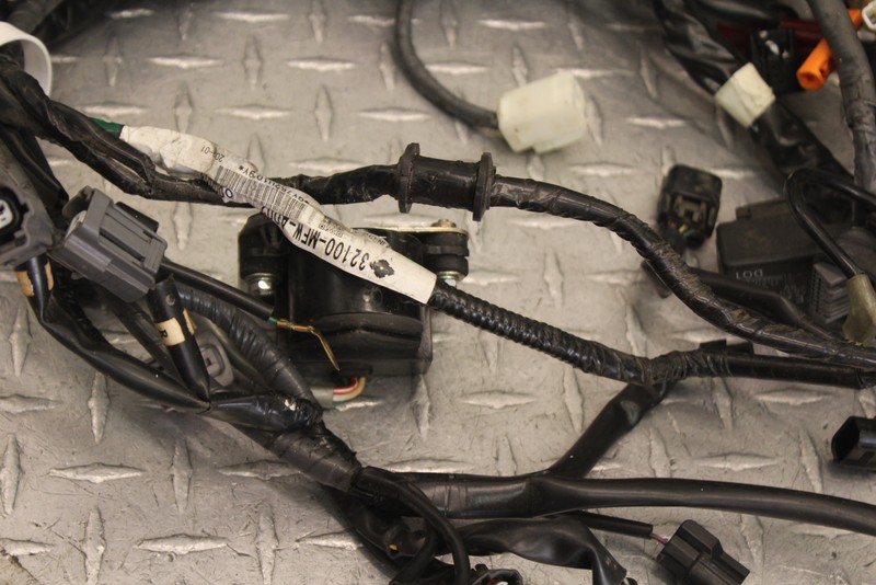 2010 HONDA SABRE 1300 VT1300CS MAIN ENGINE WIRING HARNESS MOTOR WIRE