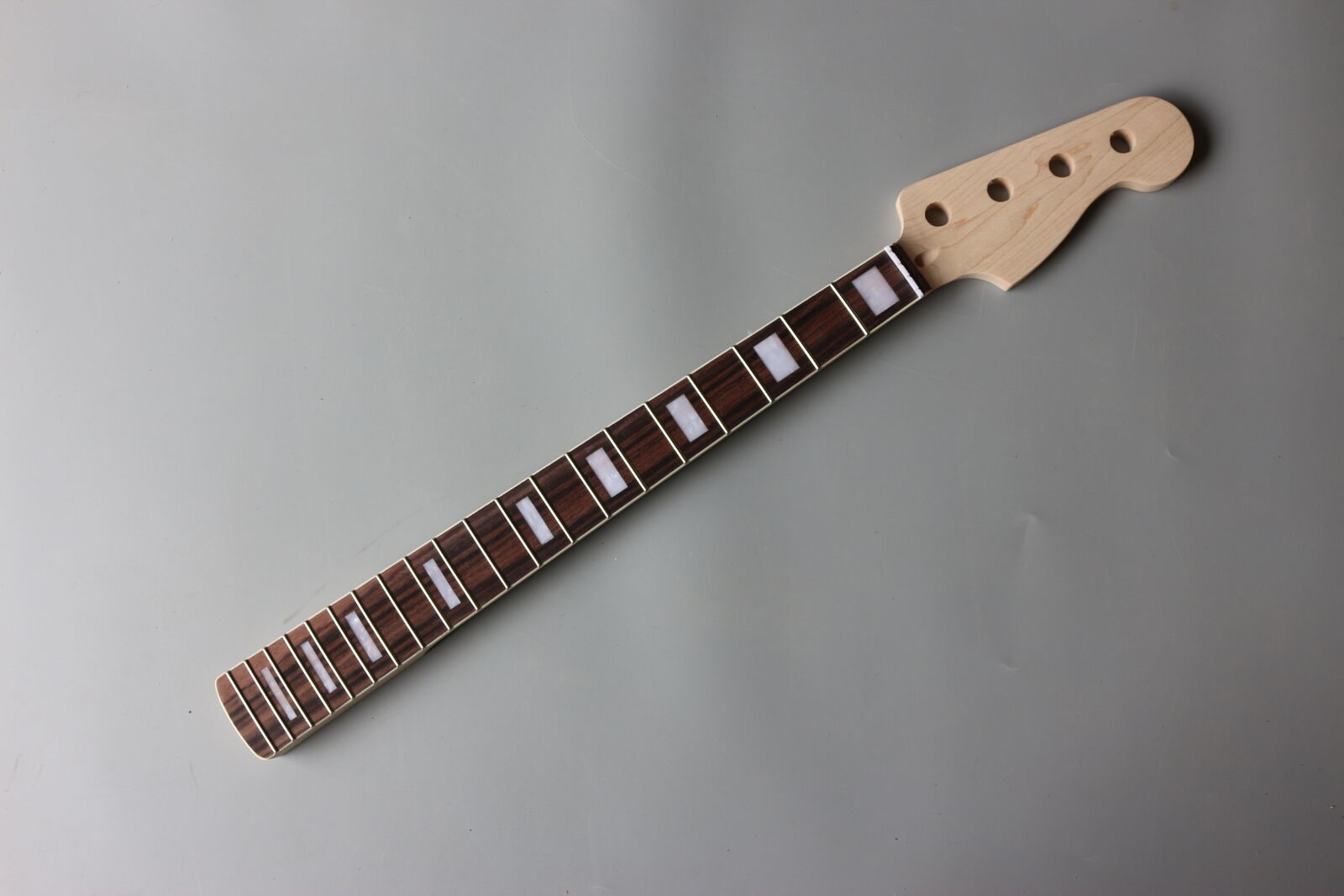 4 String Bass guitar neck Maple wood 20 fret 30 inch Rosewood Fretboard Bolt On