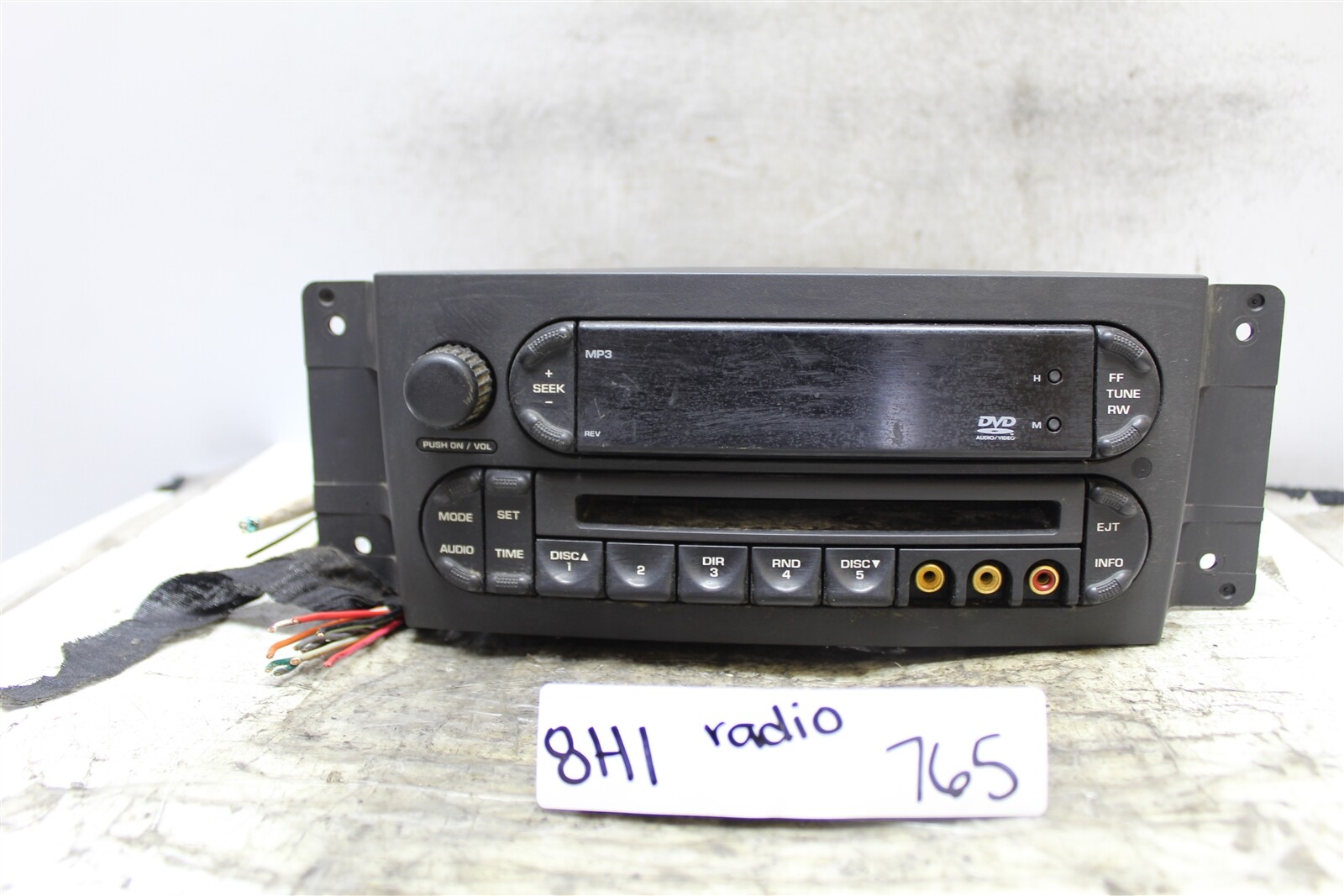 2004-2008 Chrysler Pacifica AM FM Radio CD Player 05064084AC