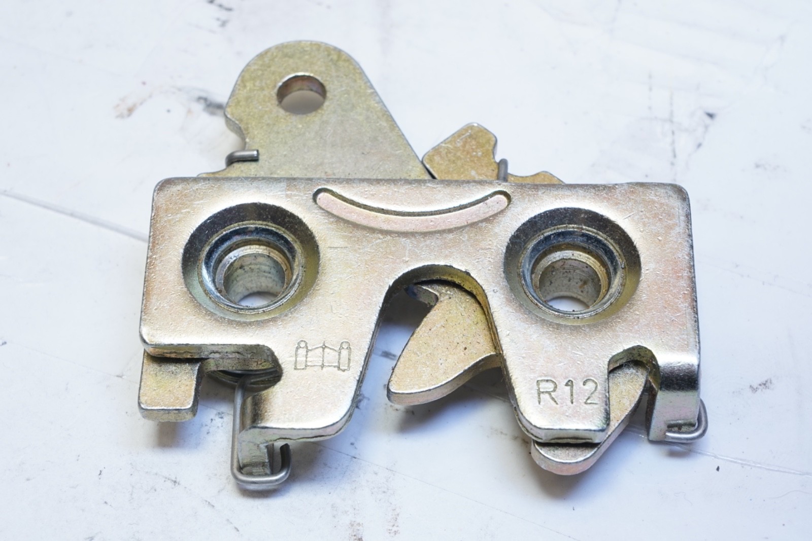 バッグ SO New JCB Spare Parts Latch Bonnet 331/27126 R12 Ships FREE | eBay