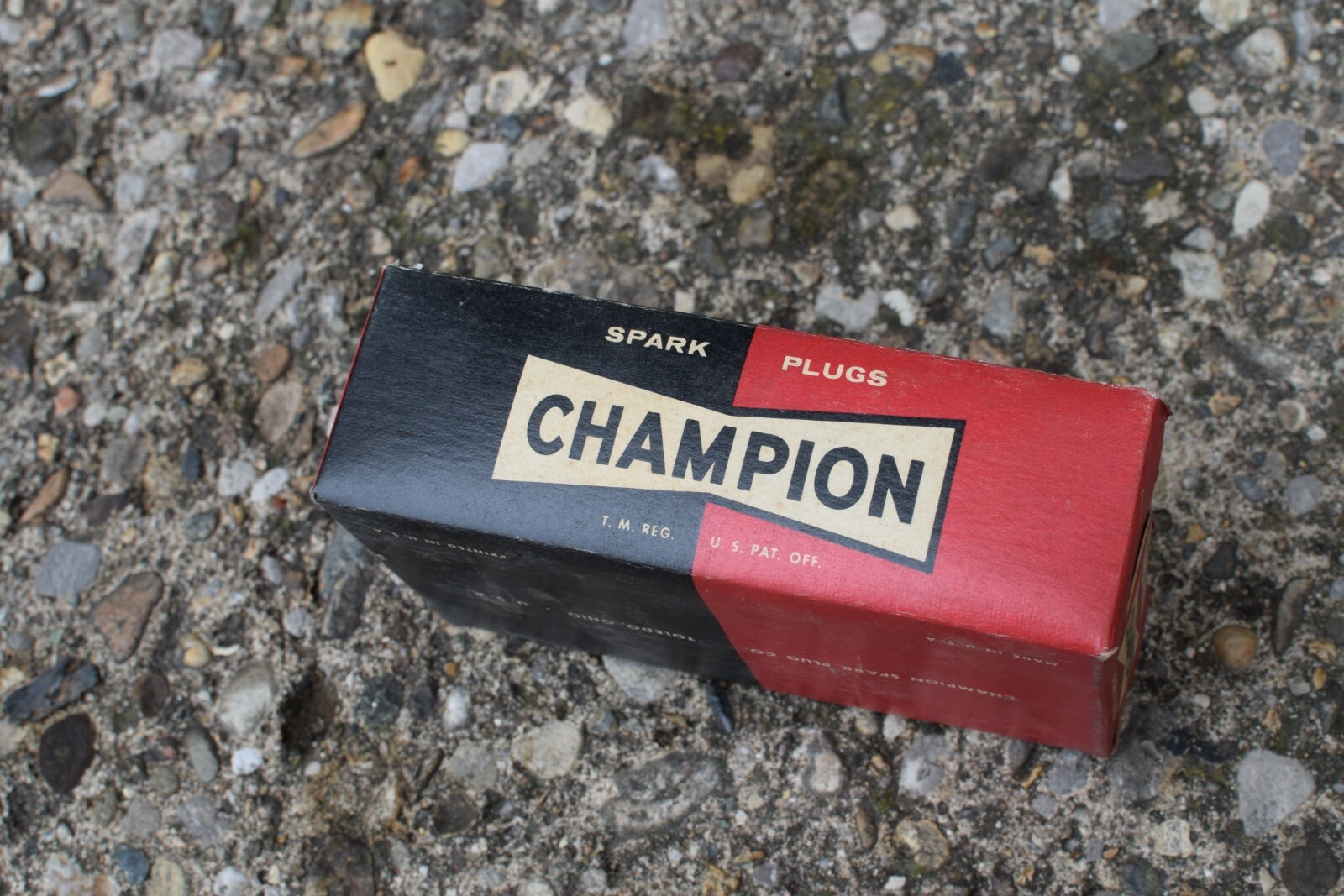 Vintage Champion Spark Plugs L-95Y 10 Plugs New In Original Box NOS