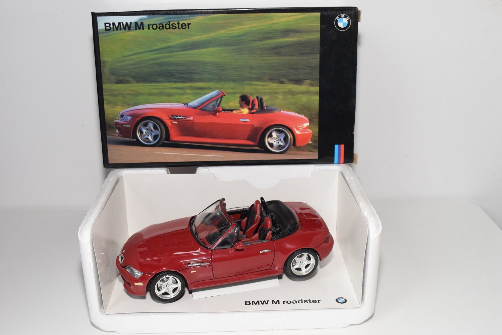 A93 1:18 BBURAGO BURAGO BMW Z3 M ROADSTER MAROON DEALER BOX