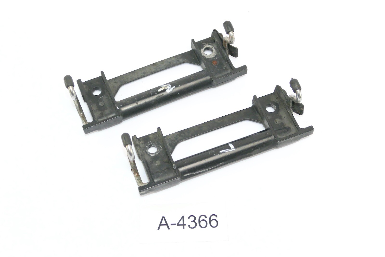Kawasaki GPZ 900 R ZX900A Bj 1988 - grab handle right + left A4366