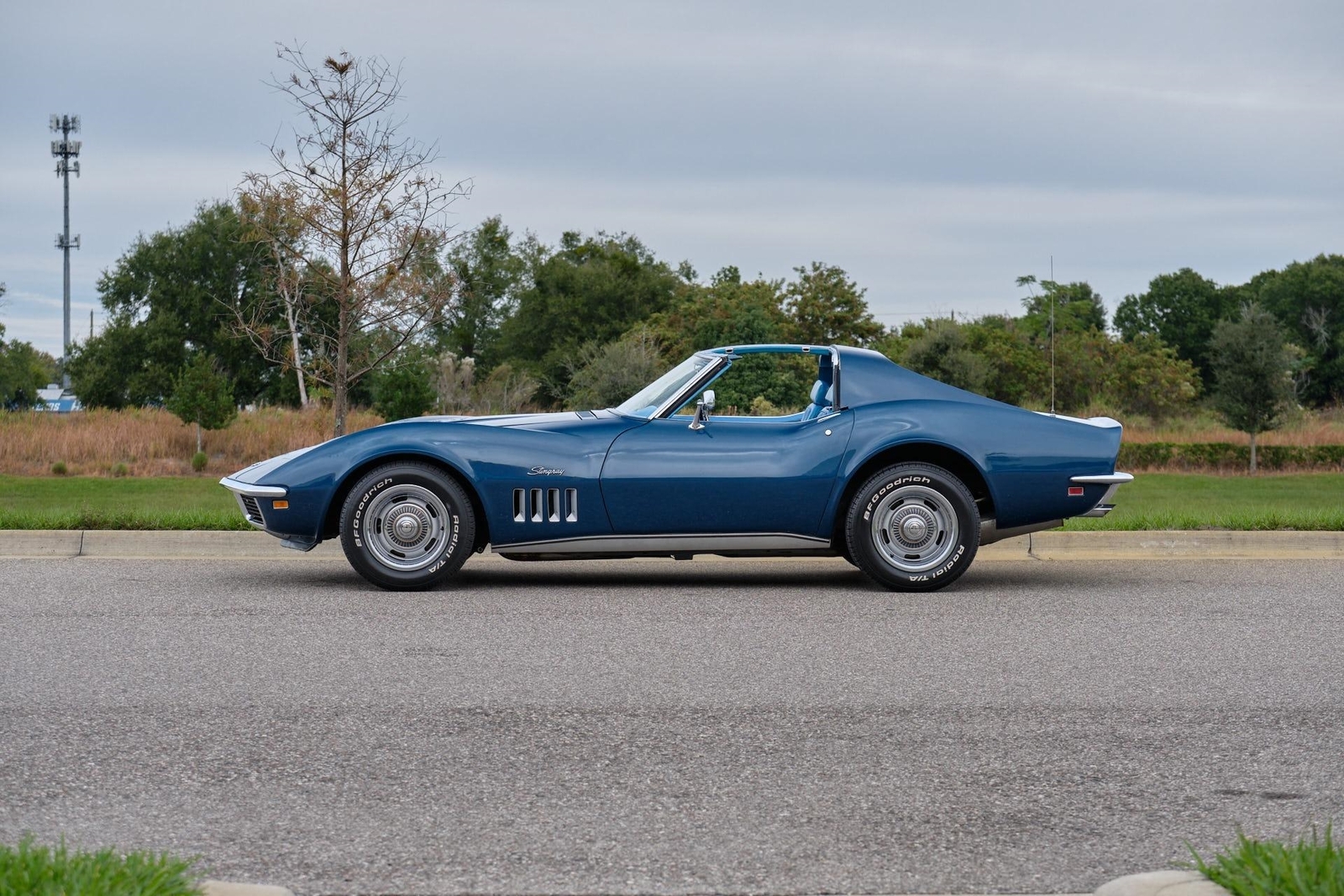 Owner 1969 Chevrolet Corvette  Matching Numbers 350 4 Speed Lemans Blue