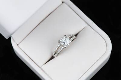 2.00ct tw F VS2 Round Lab-Created Diamond Side Stone Split Band Engagement Ring