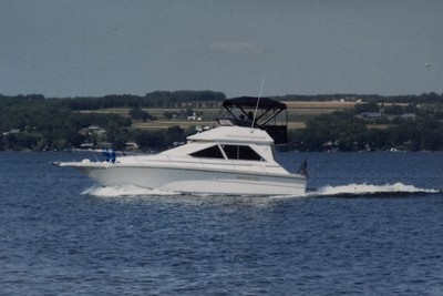 Sea Ray 345 Sedan Bridge