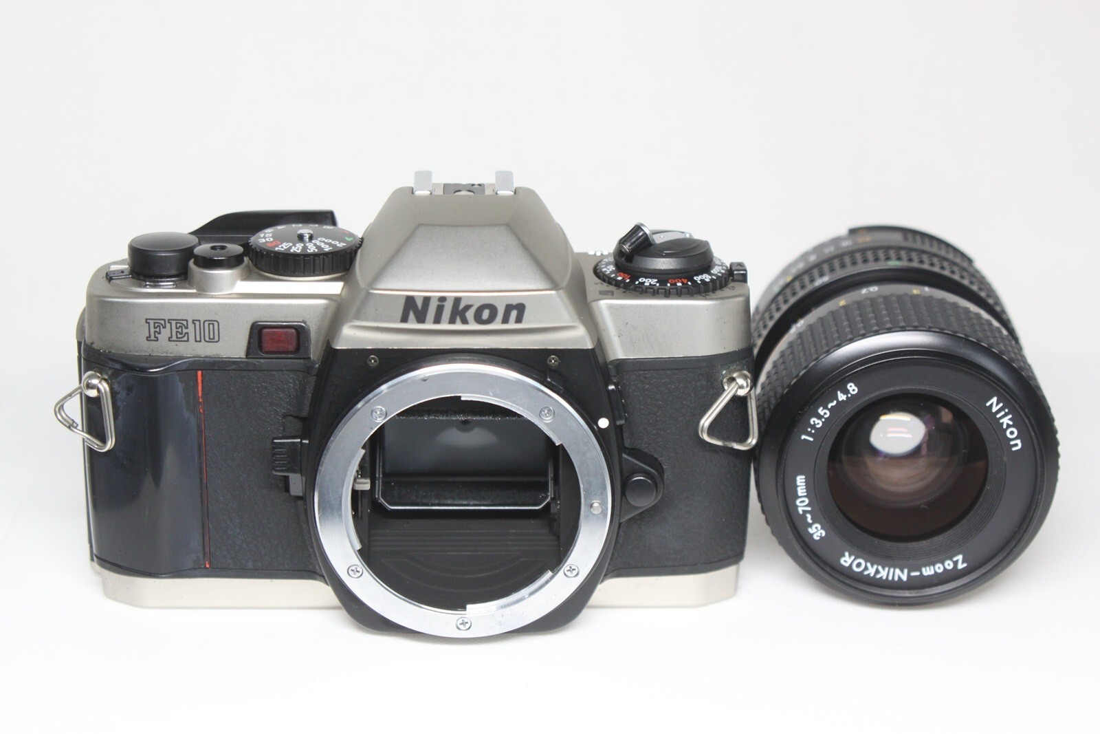 Nikon FE10 一眼レフカメラ 35-70mmレンズ付き Nikon FE10を徹底解説。作例からおすすめレンズまで | ONE SCENE