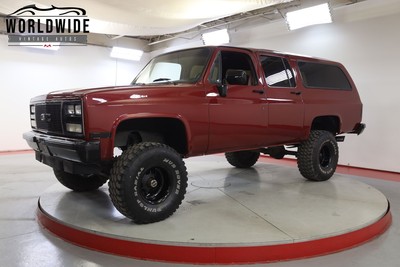 350 V8 AUTO FUEL INJECTED 700R4 4X4 THIRD ROW SEAT LIFT KIT PS PB PW LOW MILES 350 V8 AUTO FUEL INJECTED 700R4 4X4 THIRD ROW SEAT LIFT KIT PS PB PW LOW MILES