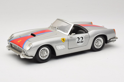 Ferrari California #22 1:18 Silver Red Stripe Tonka | 01109-S2