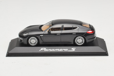 Porsche Panamera S 1:43 Grey Metallic Minichamps | WAP02000219