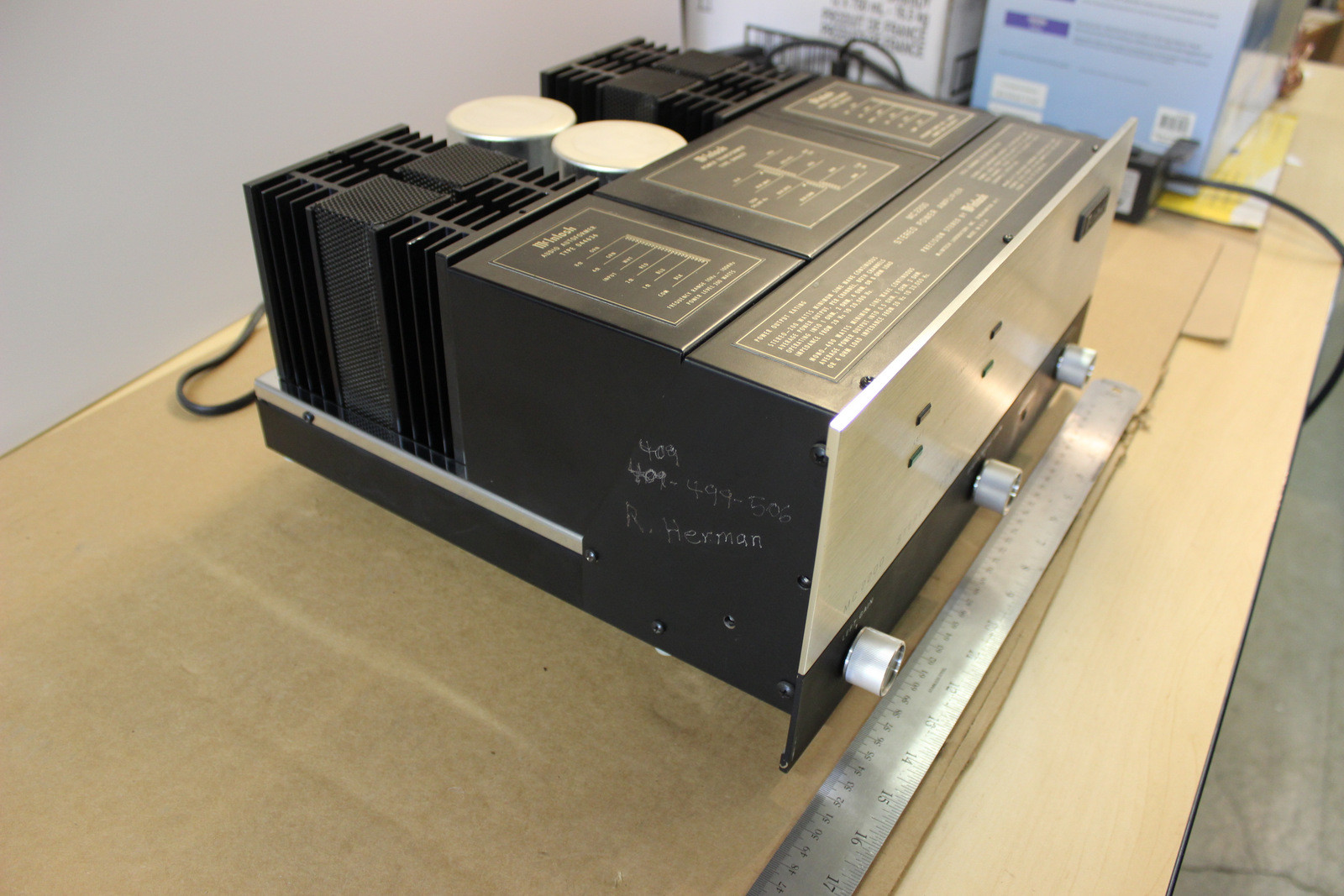 McIntosh MC2200 Stereo Power Amplifier (1976)