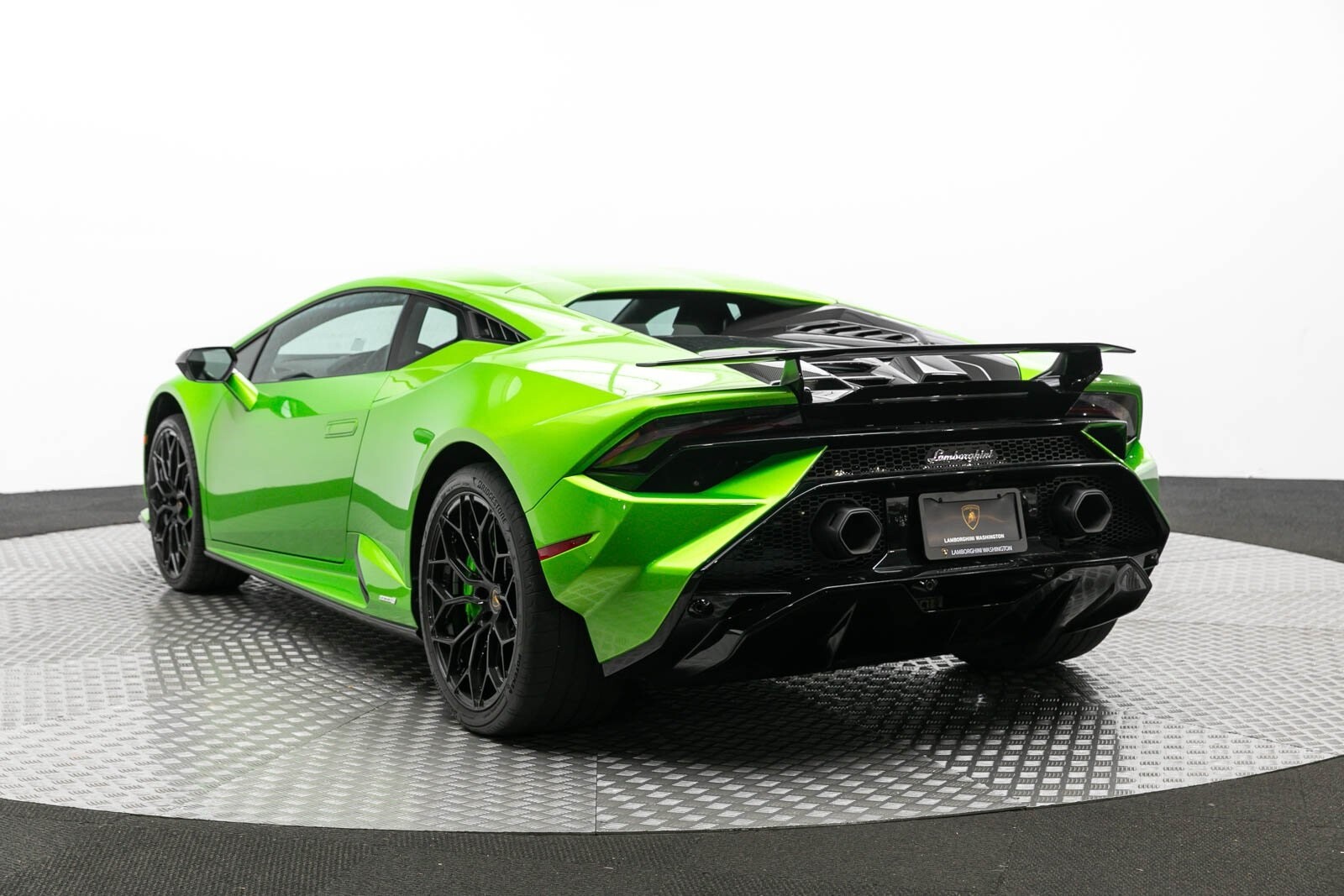 2024 Huracan, Verde Mantis Metallic With 185 Miles