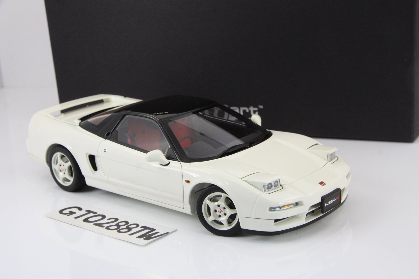 オートアート　NSX タイプR AUTOart Honda NSX Type R 1992 - 1/18 | LIVECARMODEL