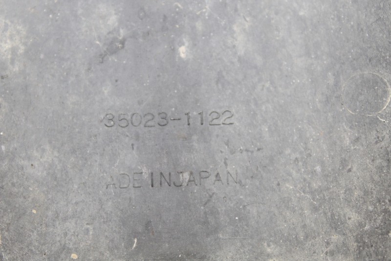 1985 KAWASAKI ZX750 GPZ (#422) REAR INNER BACK FENDER MUD GUARD