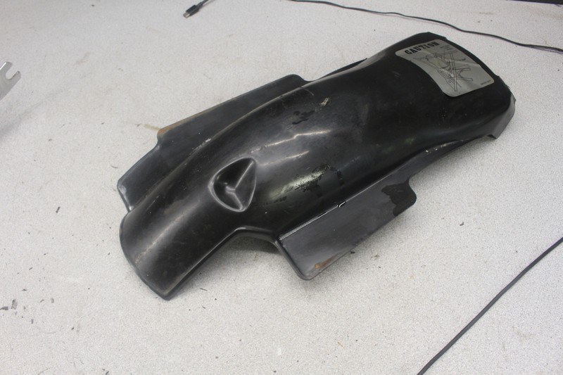 1977 Kawasaki KZ200A REAR BACK WHEEL INNER FENDER MUD GUARD 2471