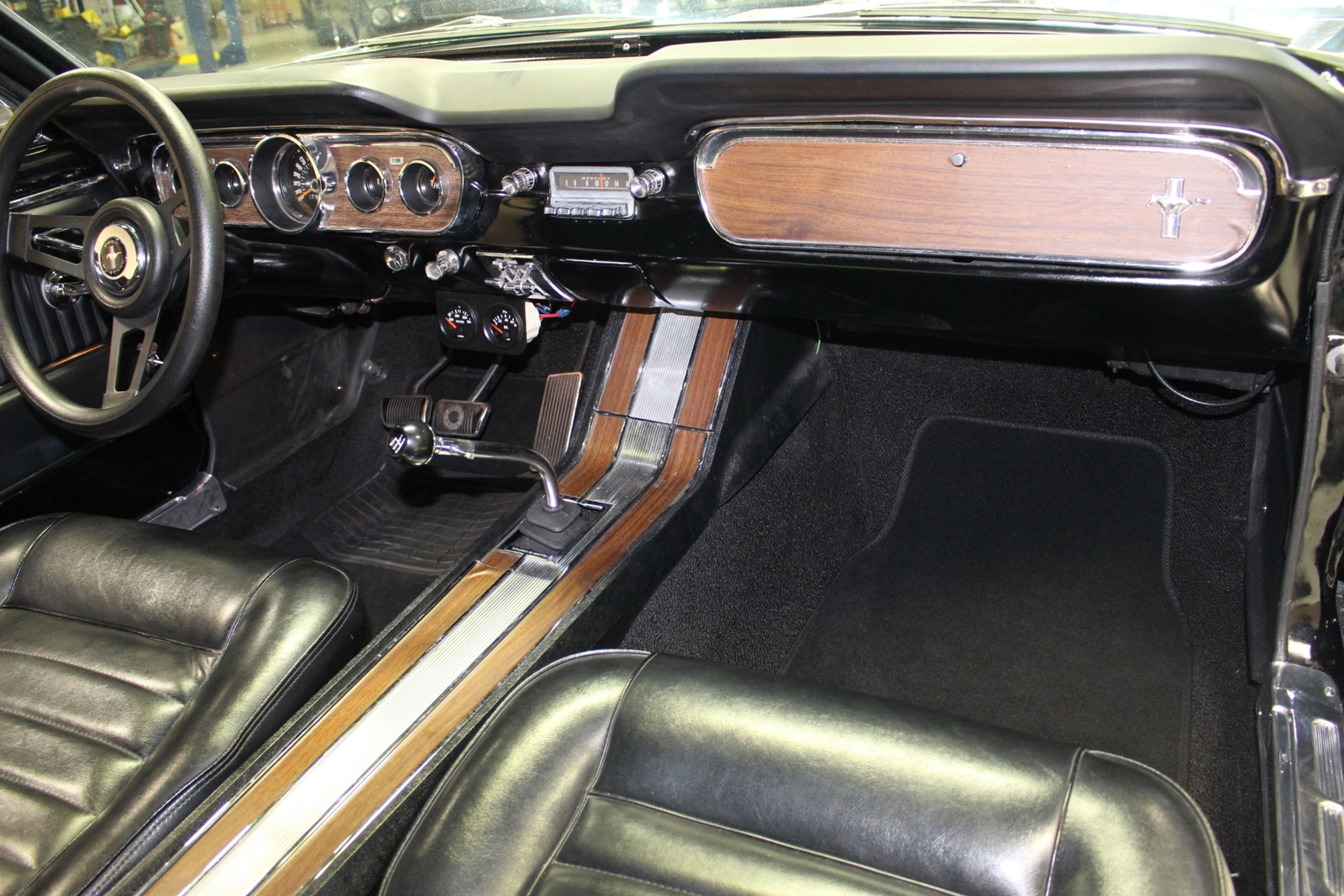 Ford Mustang 1965 черный