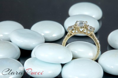 Pre-owned Pucci 2 Ct Round Cut 3 Stone Moissanite Classic Bridal Statement Ring 14k Yellow Gold In White/colorless