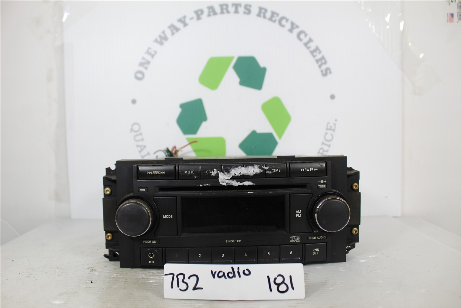 その他 JJJ TRASMUNDO RADIO 05-09 Dodge Chrysler Jeep Radio Single Disc CD AM/FM